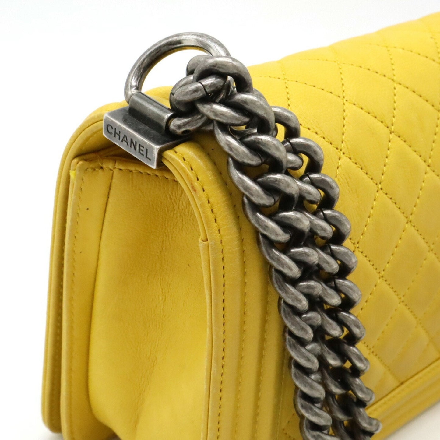 Chanel Sac Boy en cuir jaune
