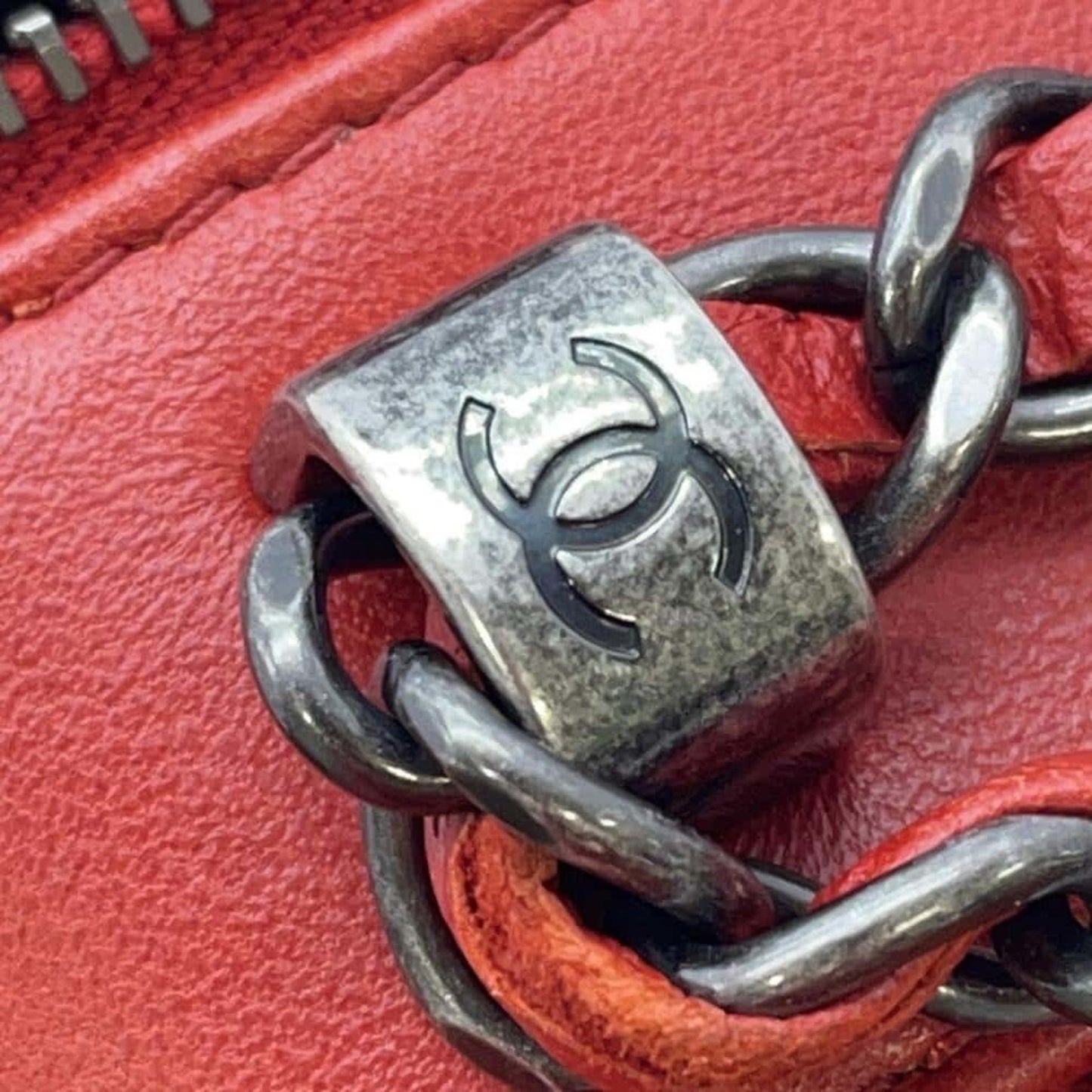 Chanel Sac Boy en cuir rouge