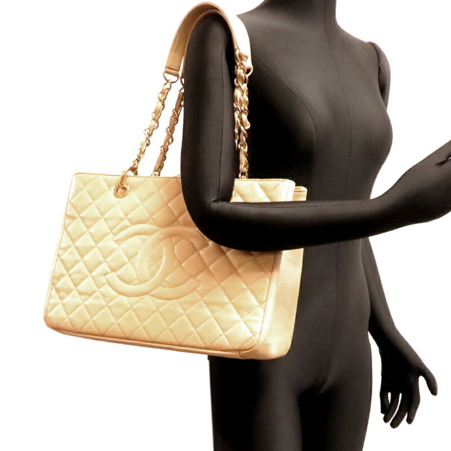Chanel Sac GST en cuir caviar beige
