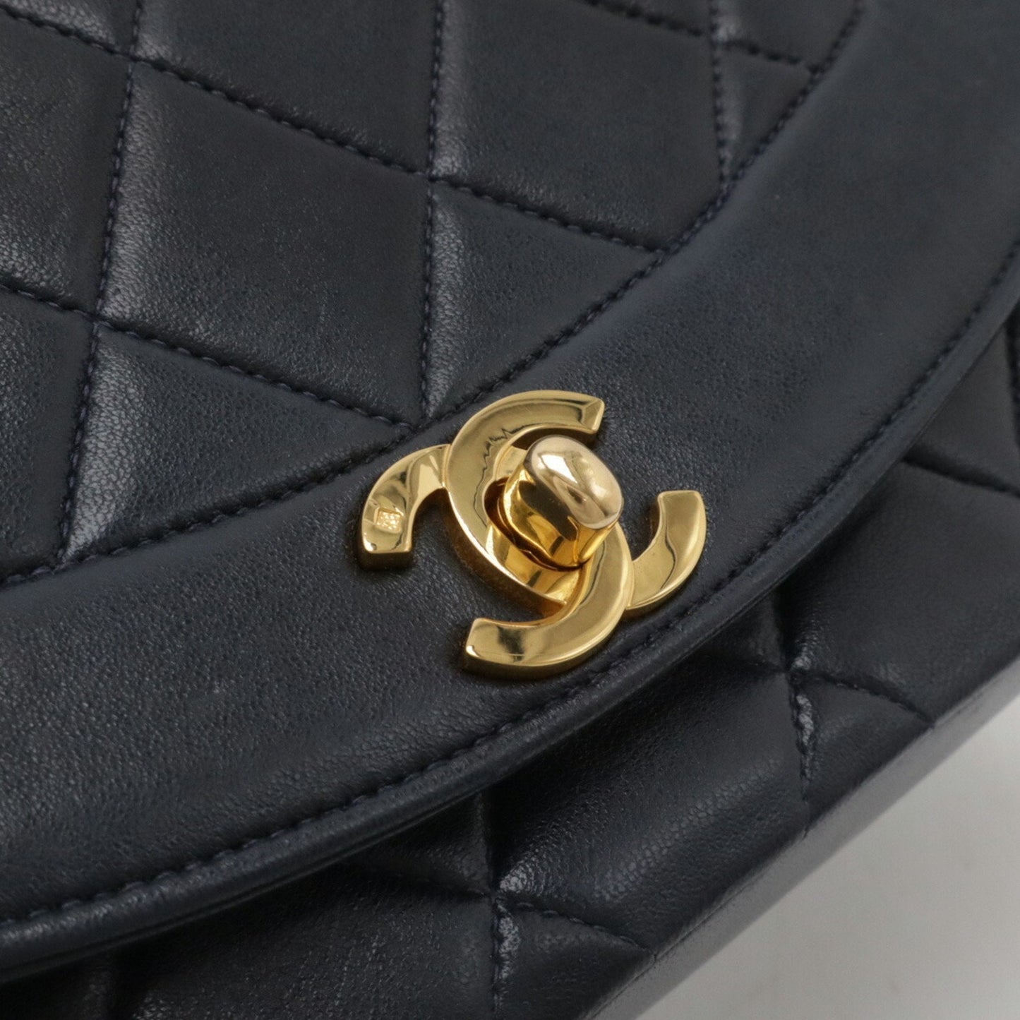 Chanel Sac Diana en cuir bleu