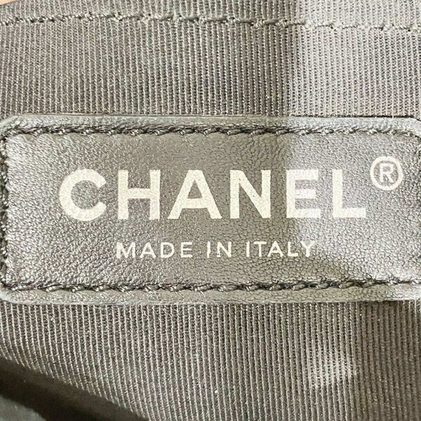 Chanel Sac Boy en cuir dor
