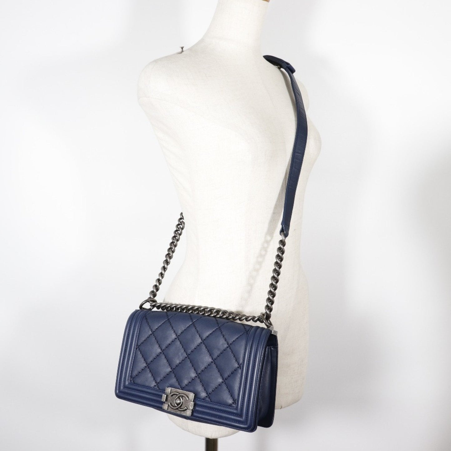 Chanel Sac Boy en cuir bleu
