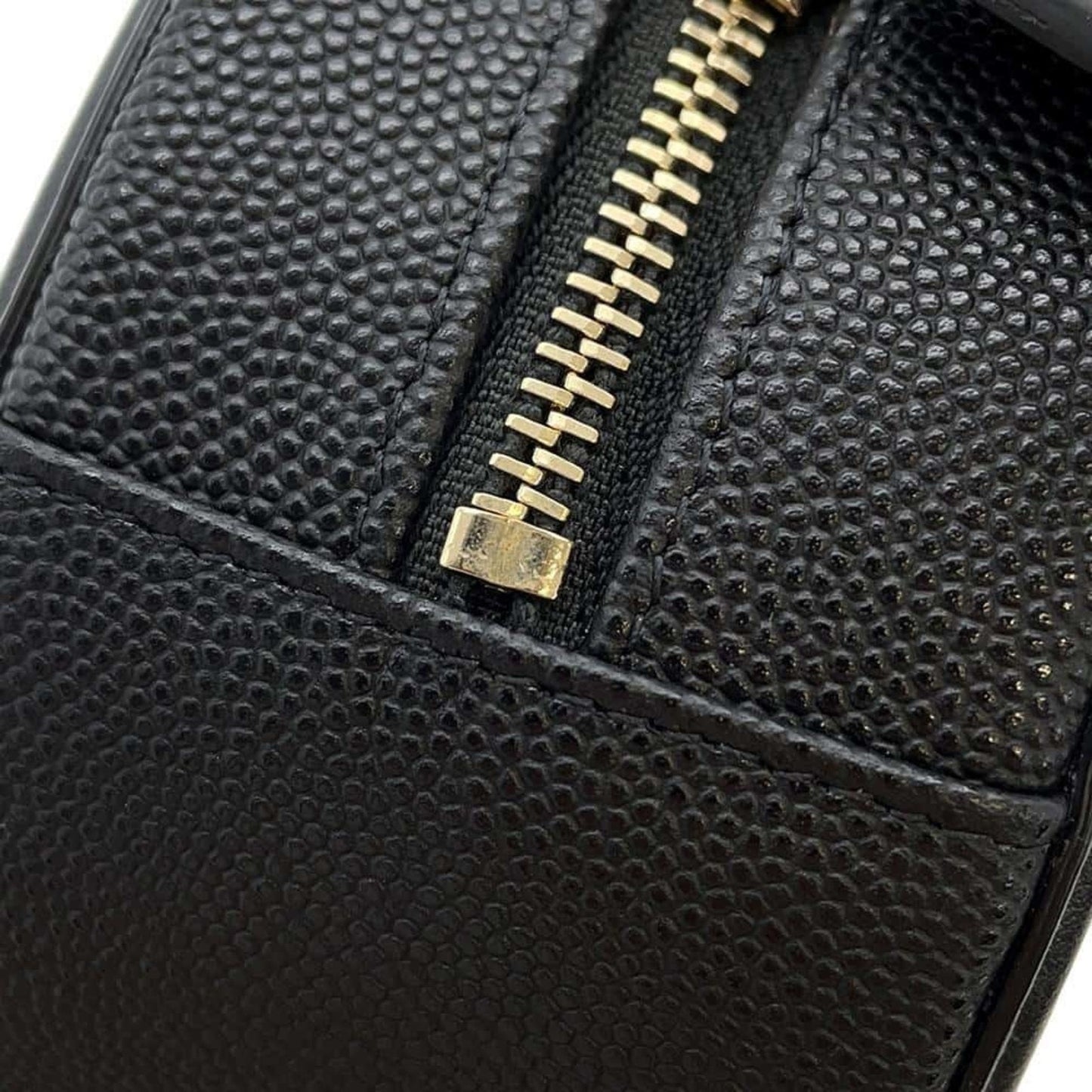 Chanel Sac Filigree en cuir caviar noir