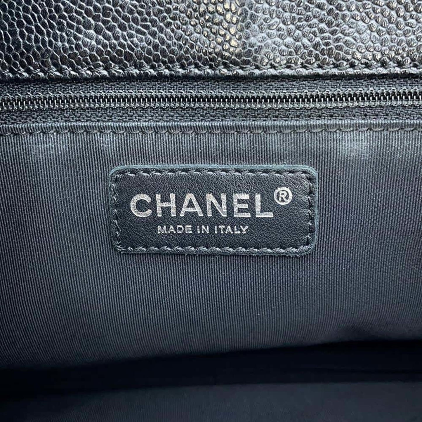 Chanel Sac GST en cuir caviar noir