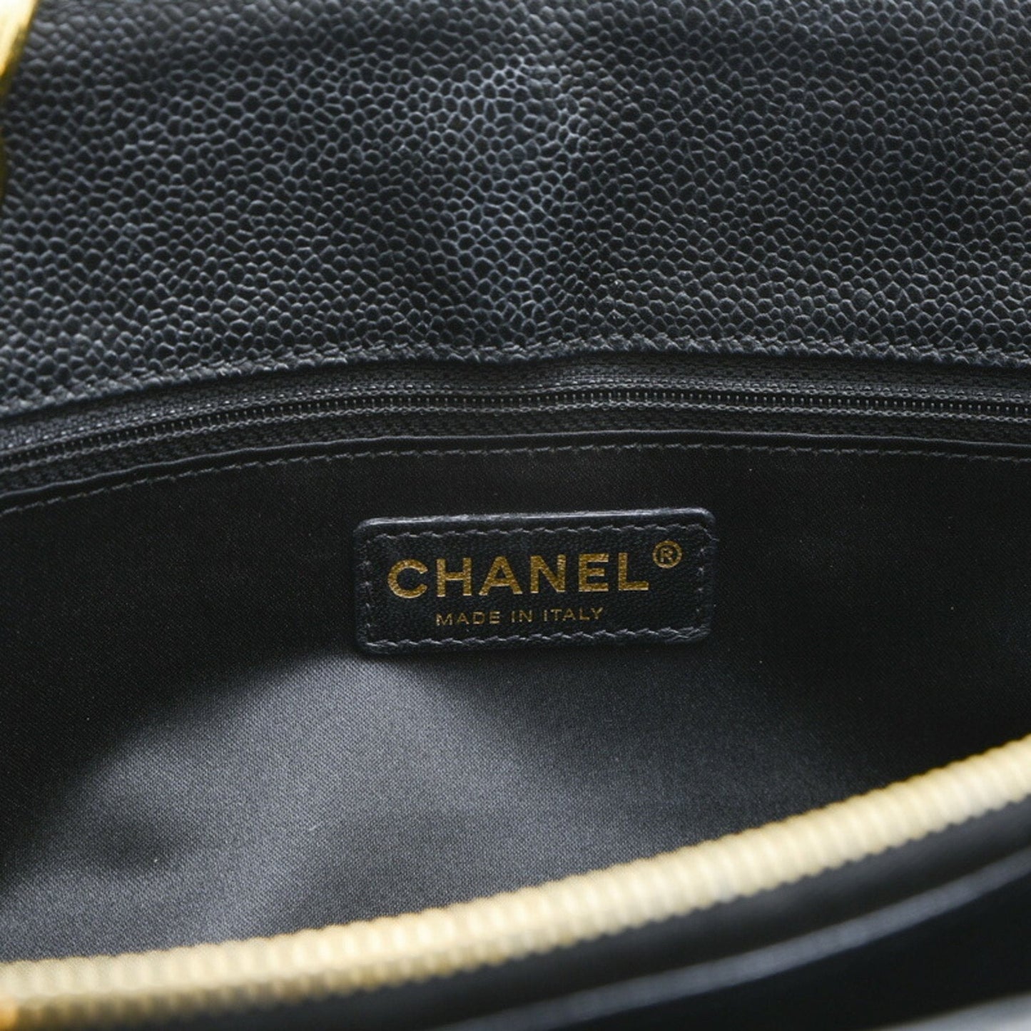 Chanel Sac GST en cuir caviar noir