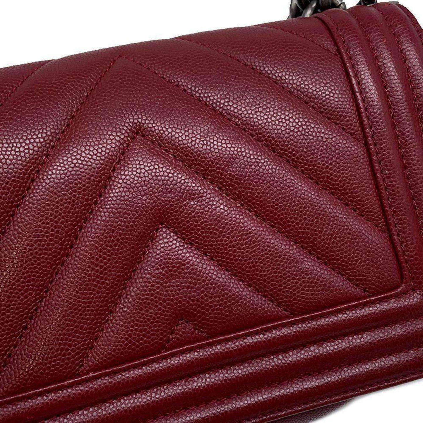 Chanel Sac Boy en cuir caviar rouge