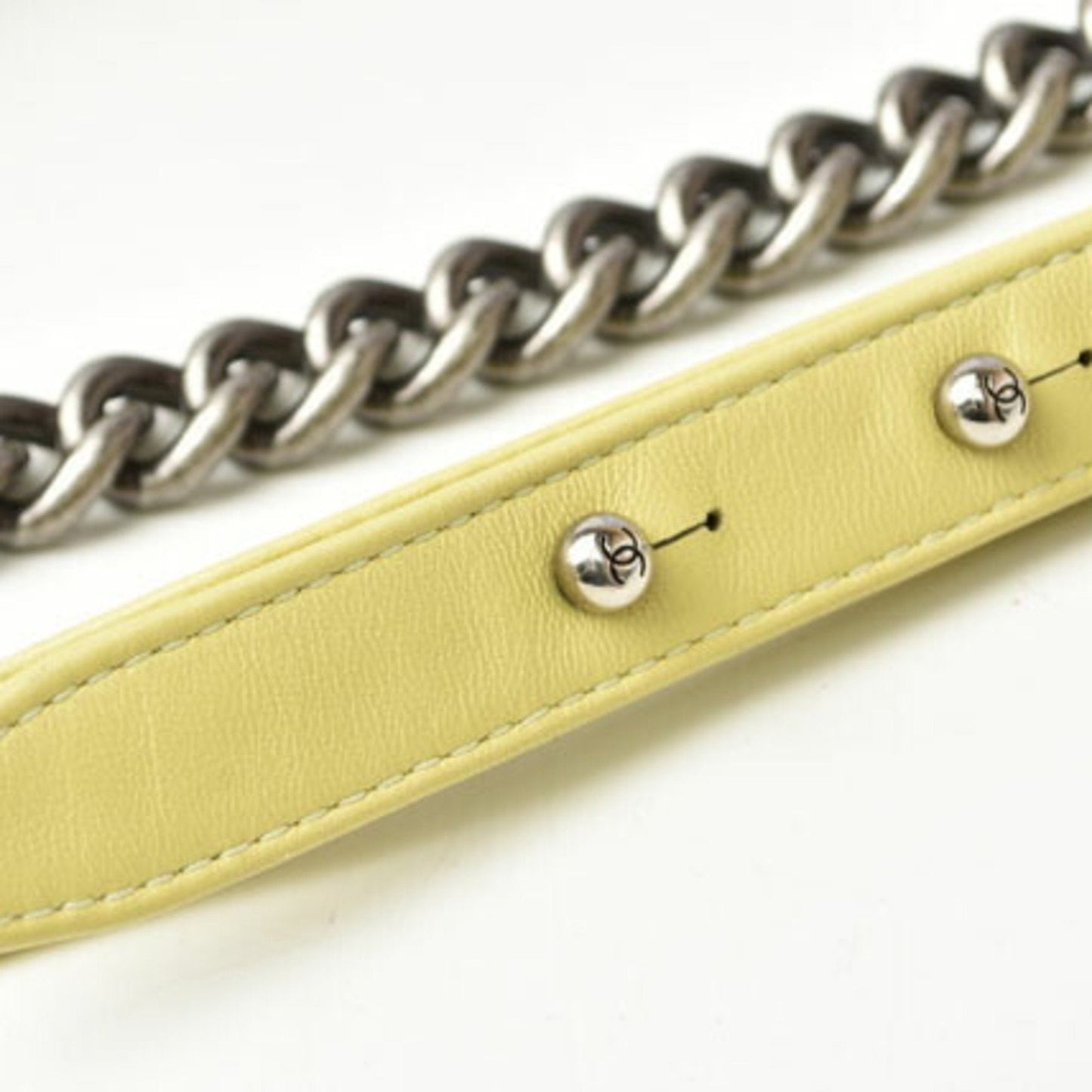 Chanel Sac Boy en cuir jaune