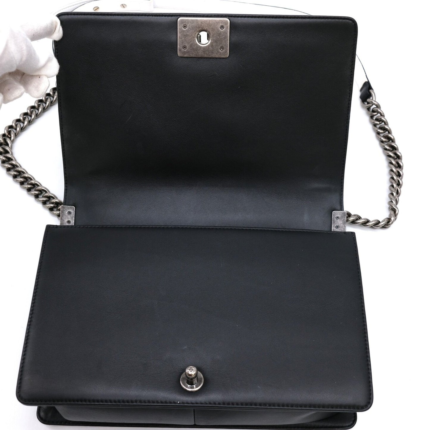 Chanel Sac Boy en cuir noir