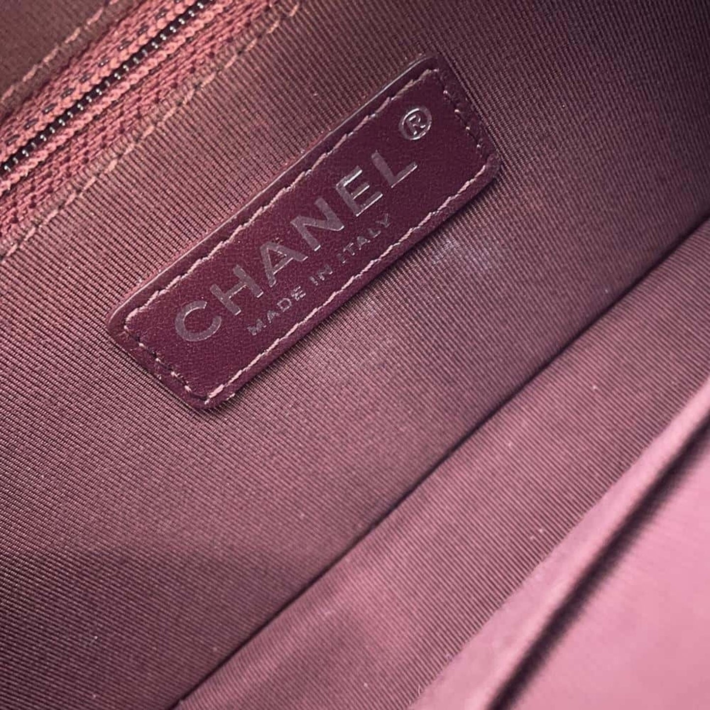 Chanel Sac Boy en cuir rouge
