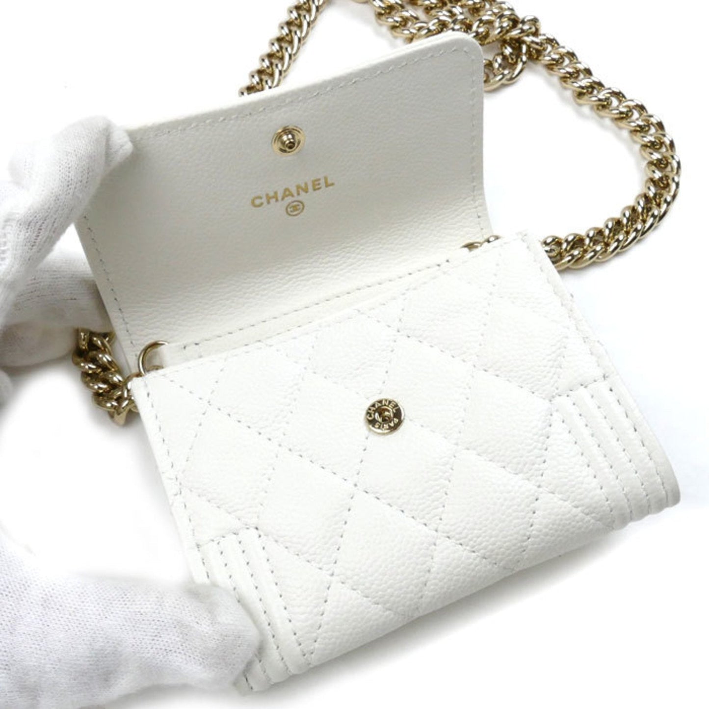 Chanel Sac Boy en cuir caviar blanc