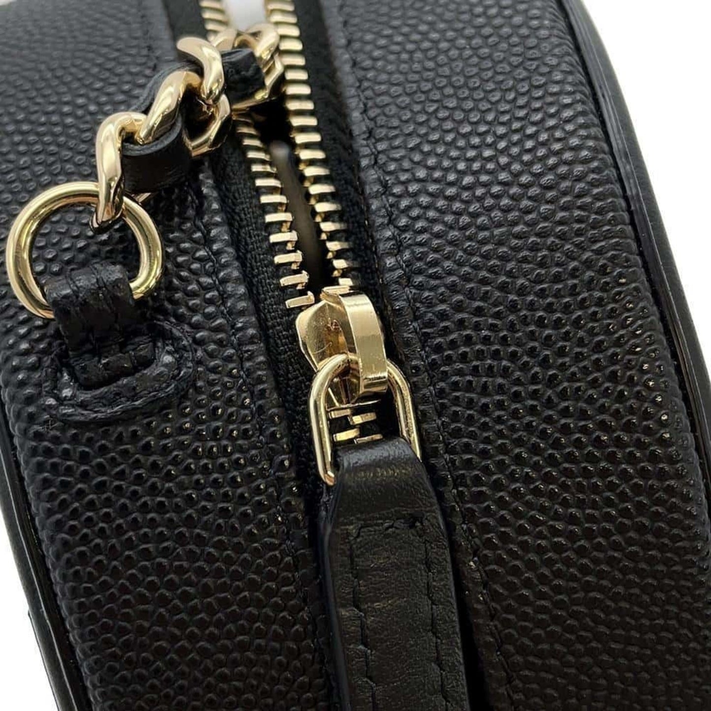 Chanel Sac Filigree en cuir caviar noir