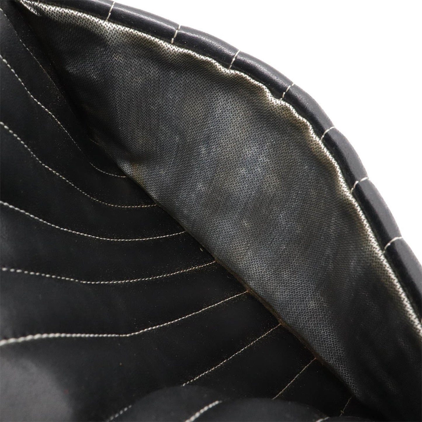 Chanel Sac Mademoiselle en cuir noir