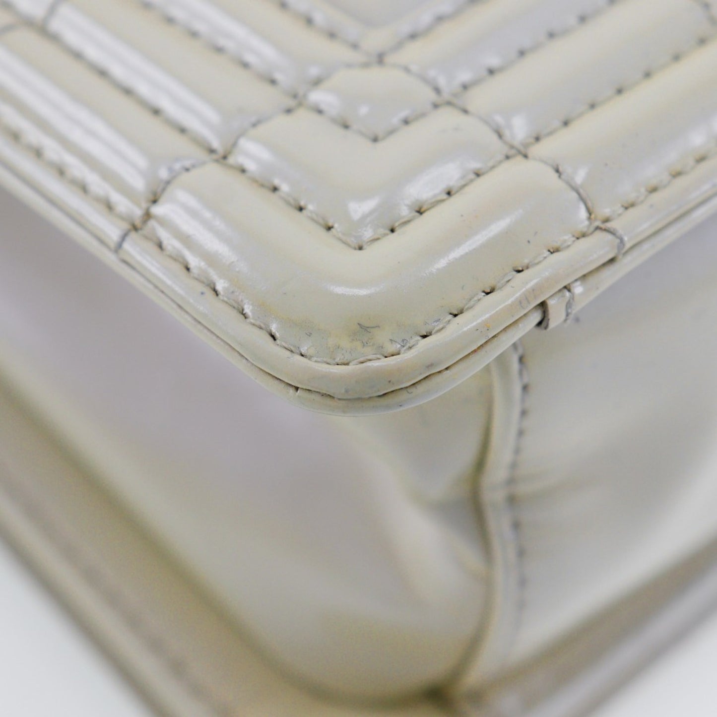 Chanel Sac Boy en cuir blanc