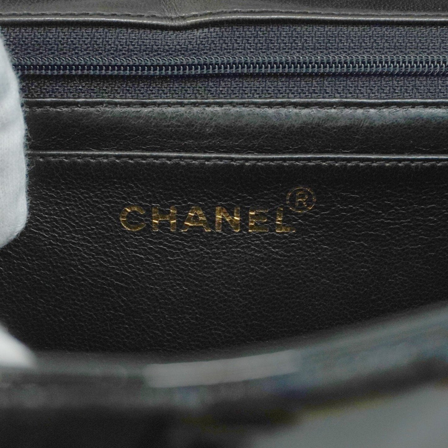 Chanel Sac Mademoiselle en cuir verni noir
