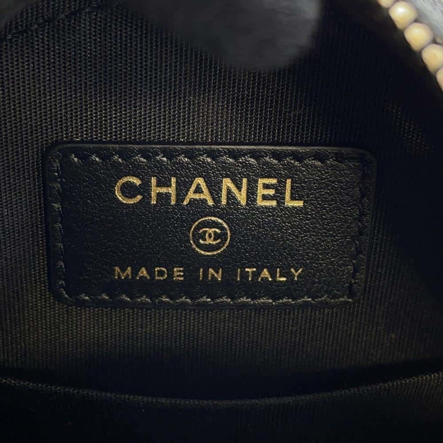 Chanel Sac Filigree en cuir caviar noir
