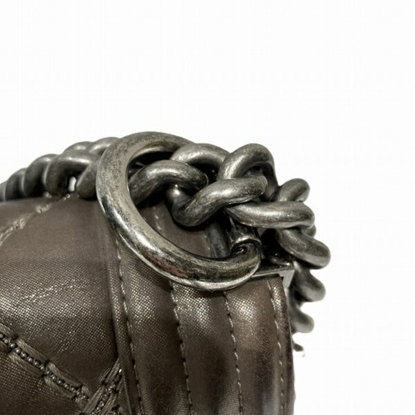 Chanel Sac Boy en cuir dor
