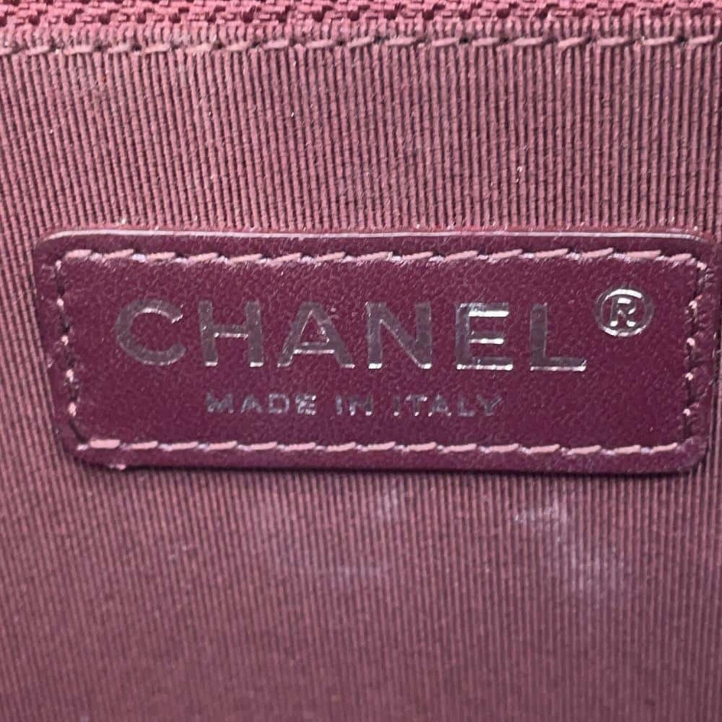 Chanel Sac Boy en cuir rouge