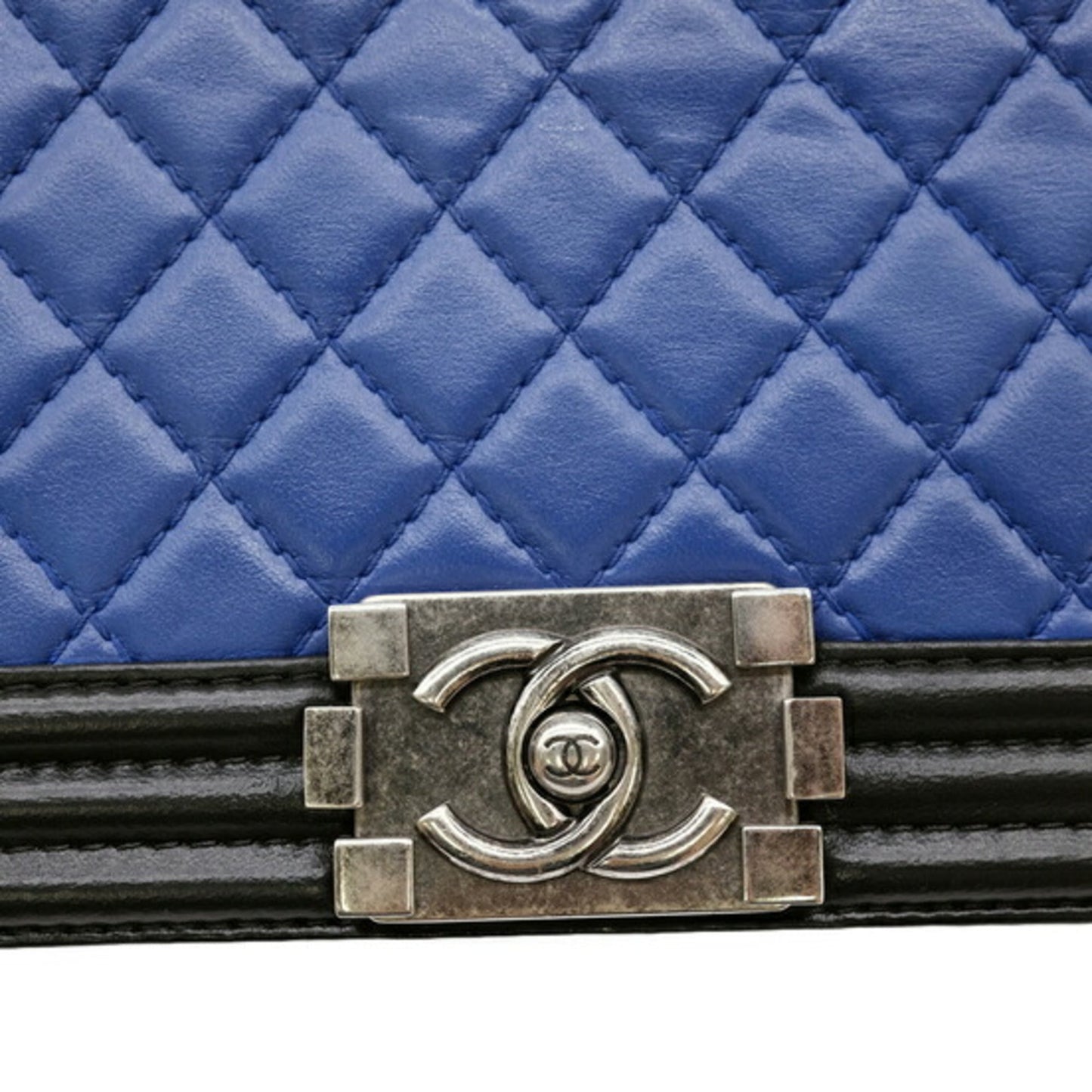 Chanel Sac Boy en cuir noir