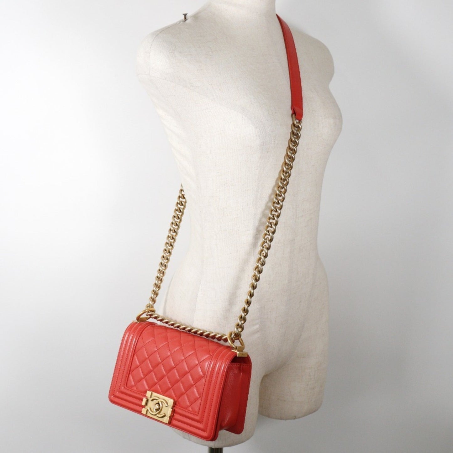 Chanel Sac Boy en cuir rouge
