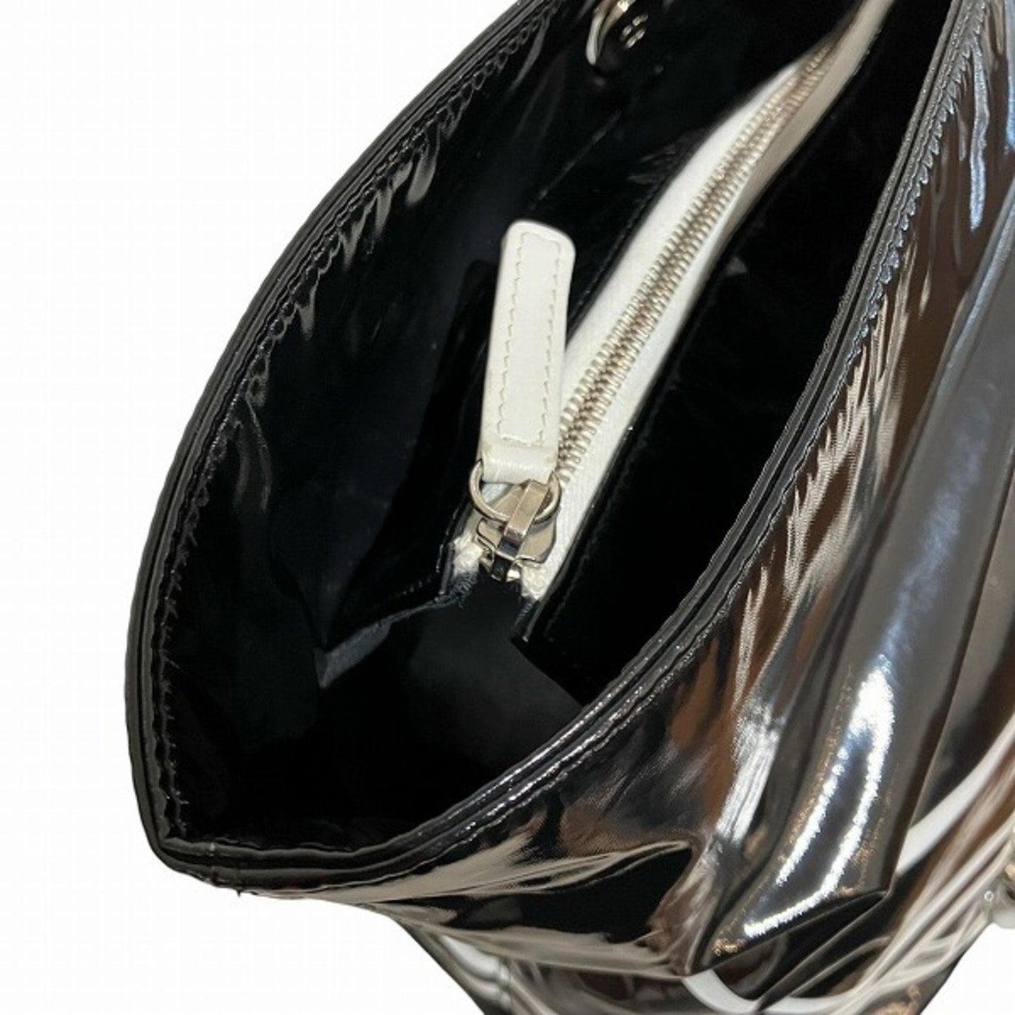Chanel Sac La Pausa en vinyle noir