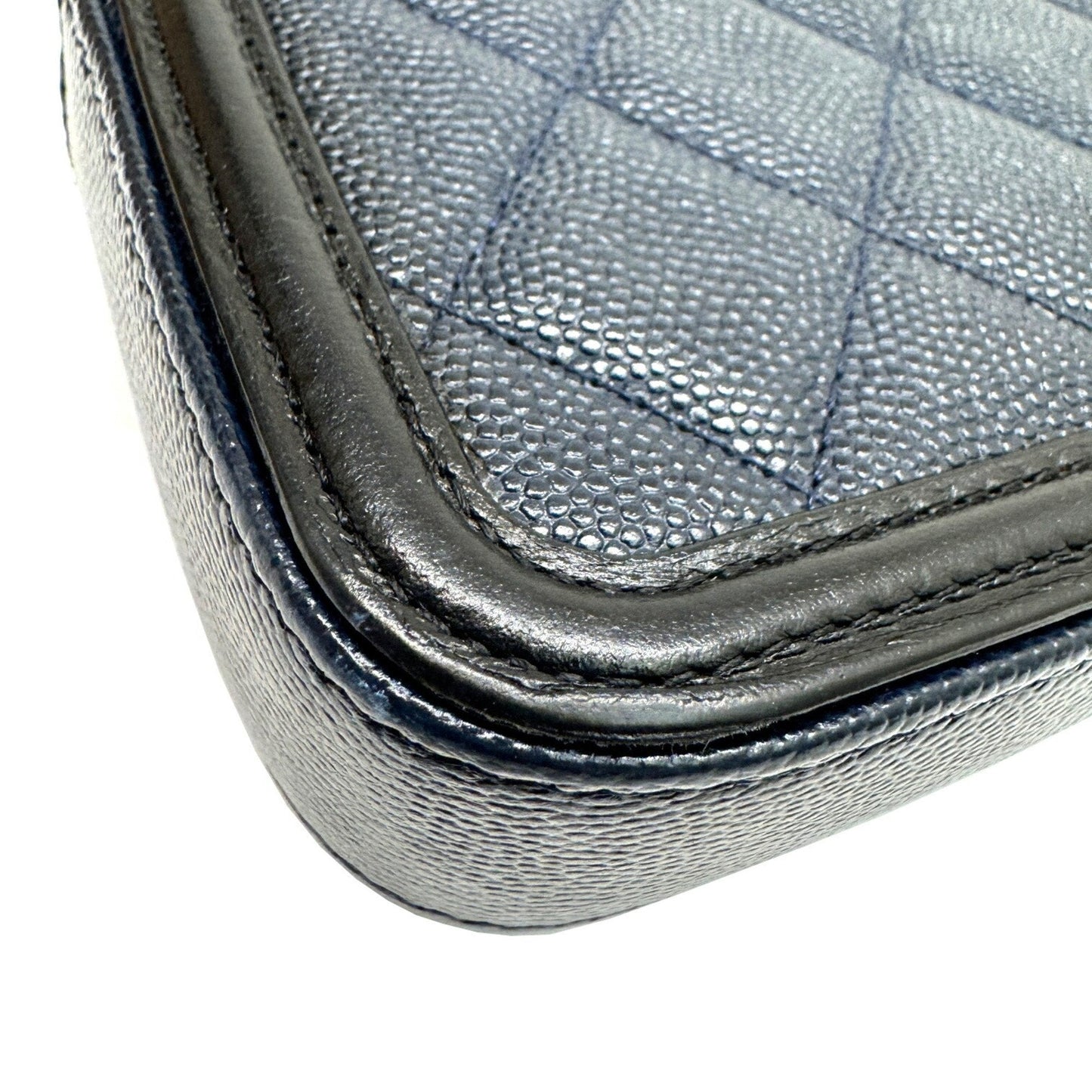 Chanel Sac Filigree en cuir caviar noir