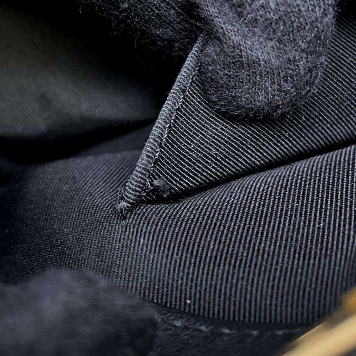 Chanel Sac Boy en cuir noir