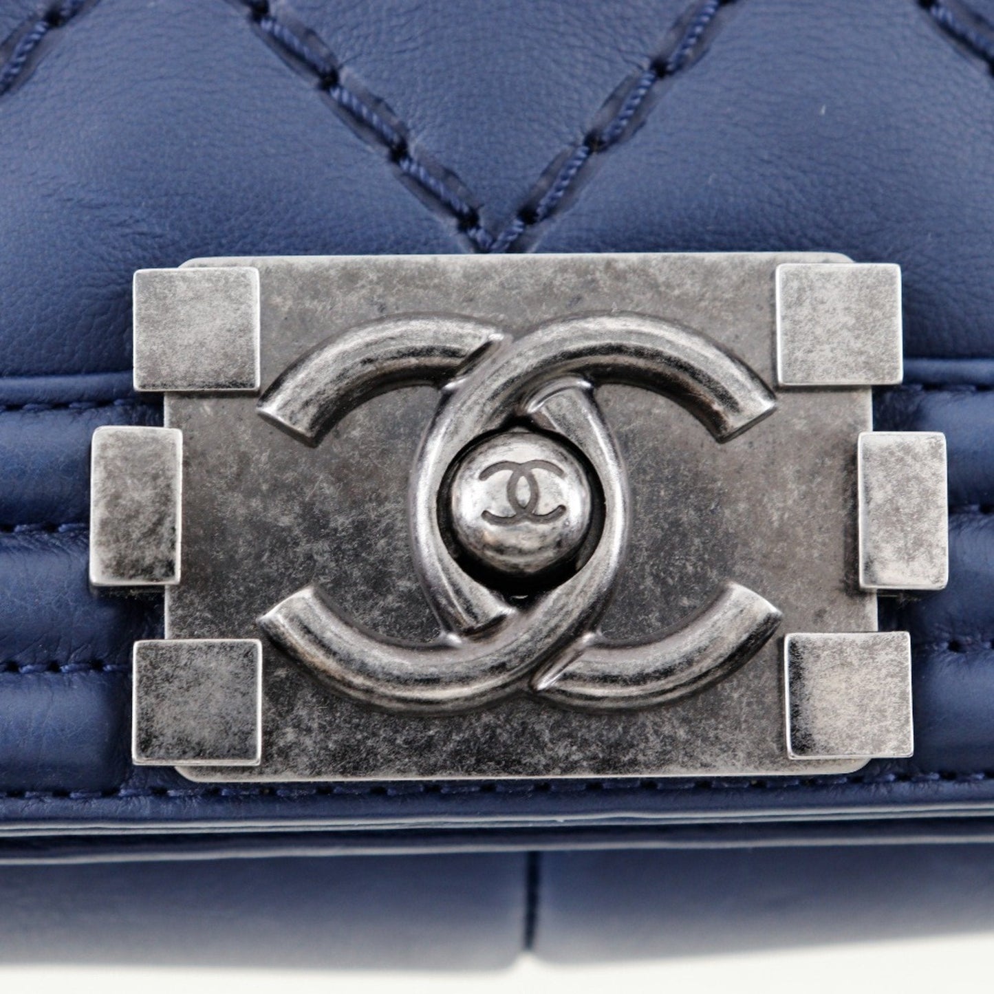Chanel Sac Boy en cuir bleu