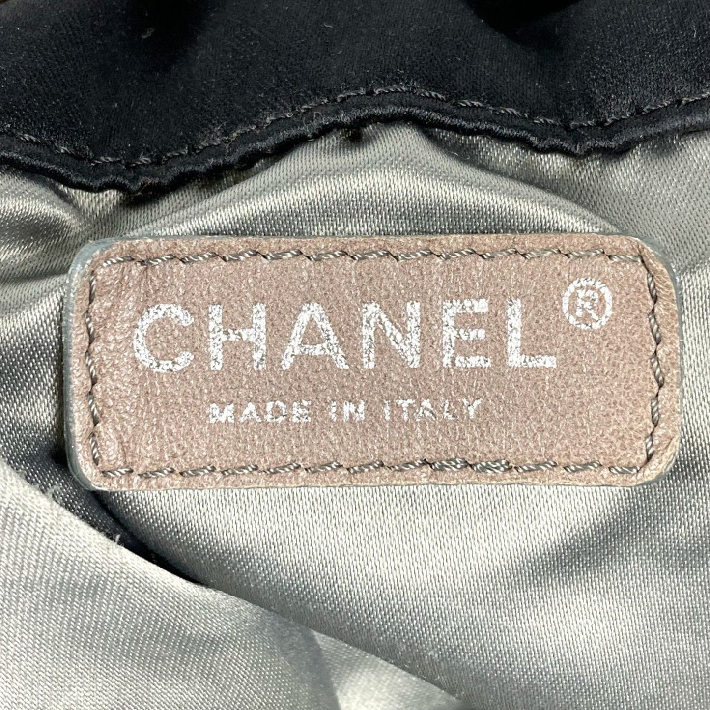 Chanel Sac Cabas en satin noir