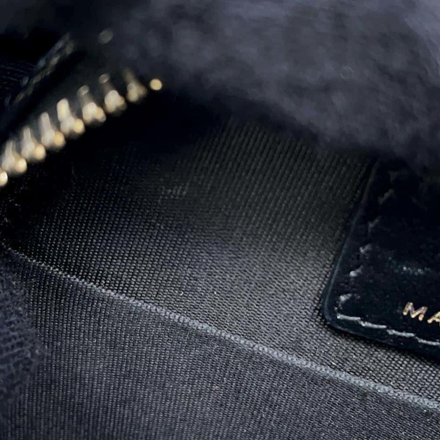 Chanel Sac Filigree en cuir caviar noir