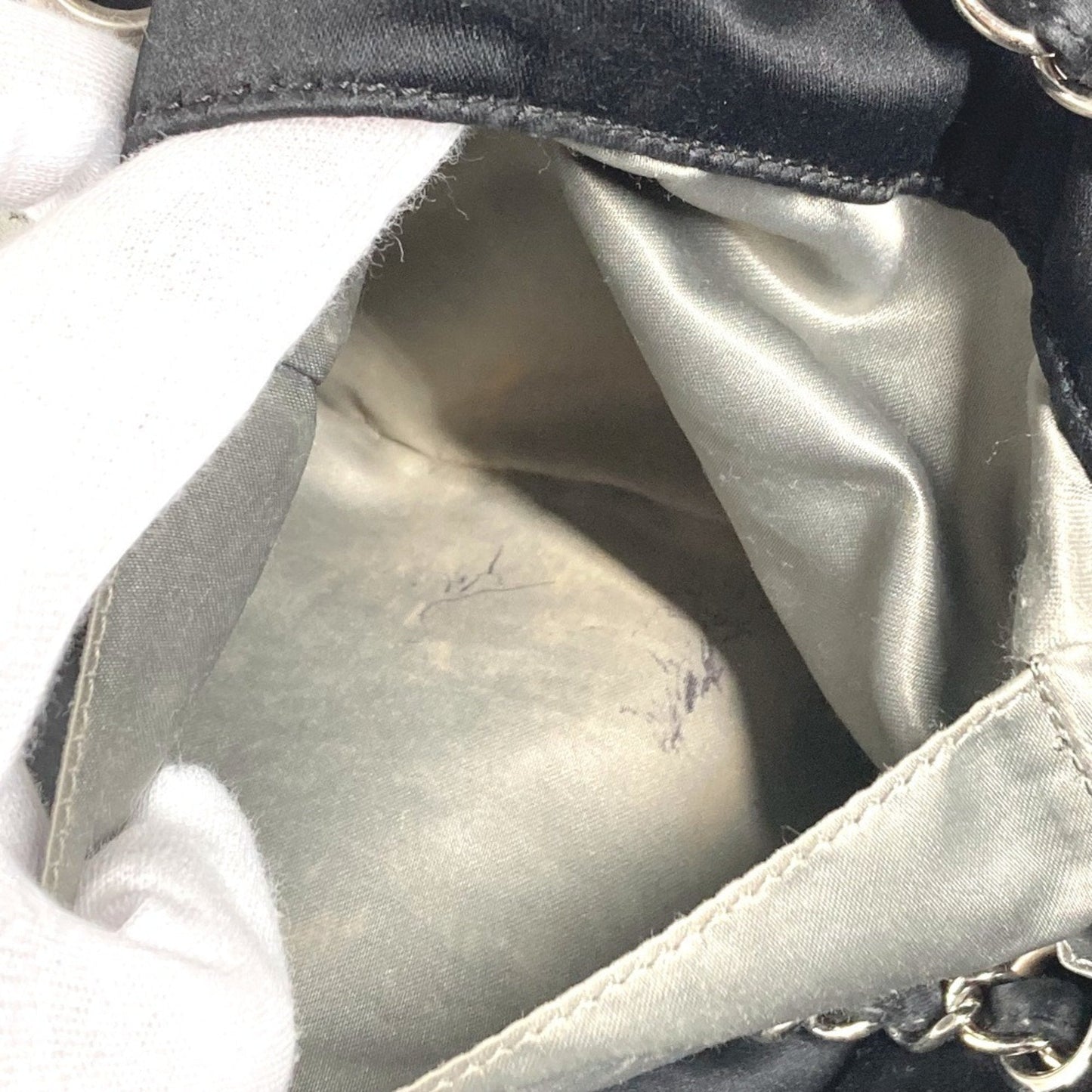 Chanel Sac Cabas en satin noir