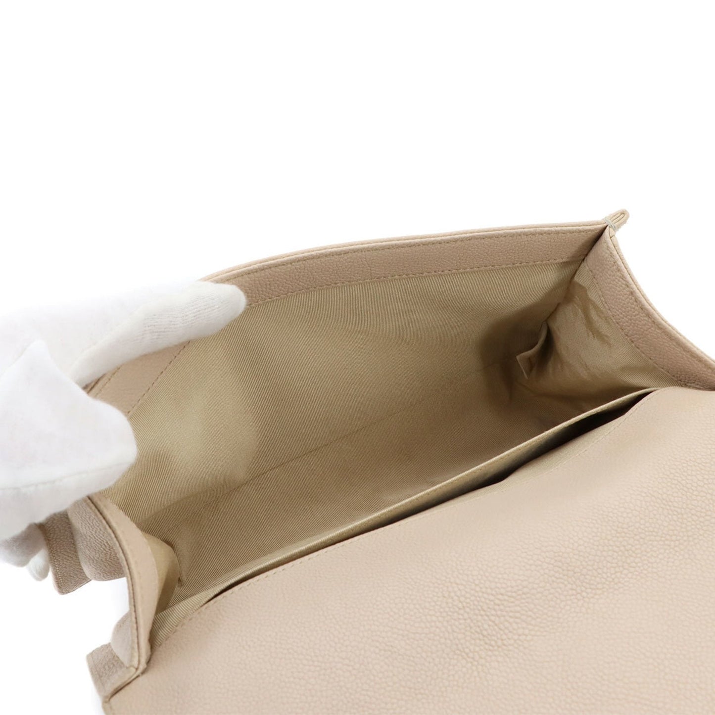 Chanel Sac Boy en cuir caviar beige
