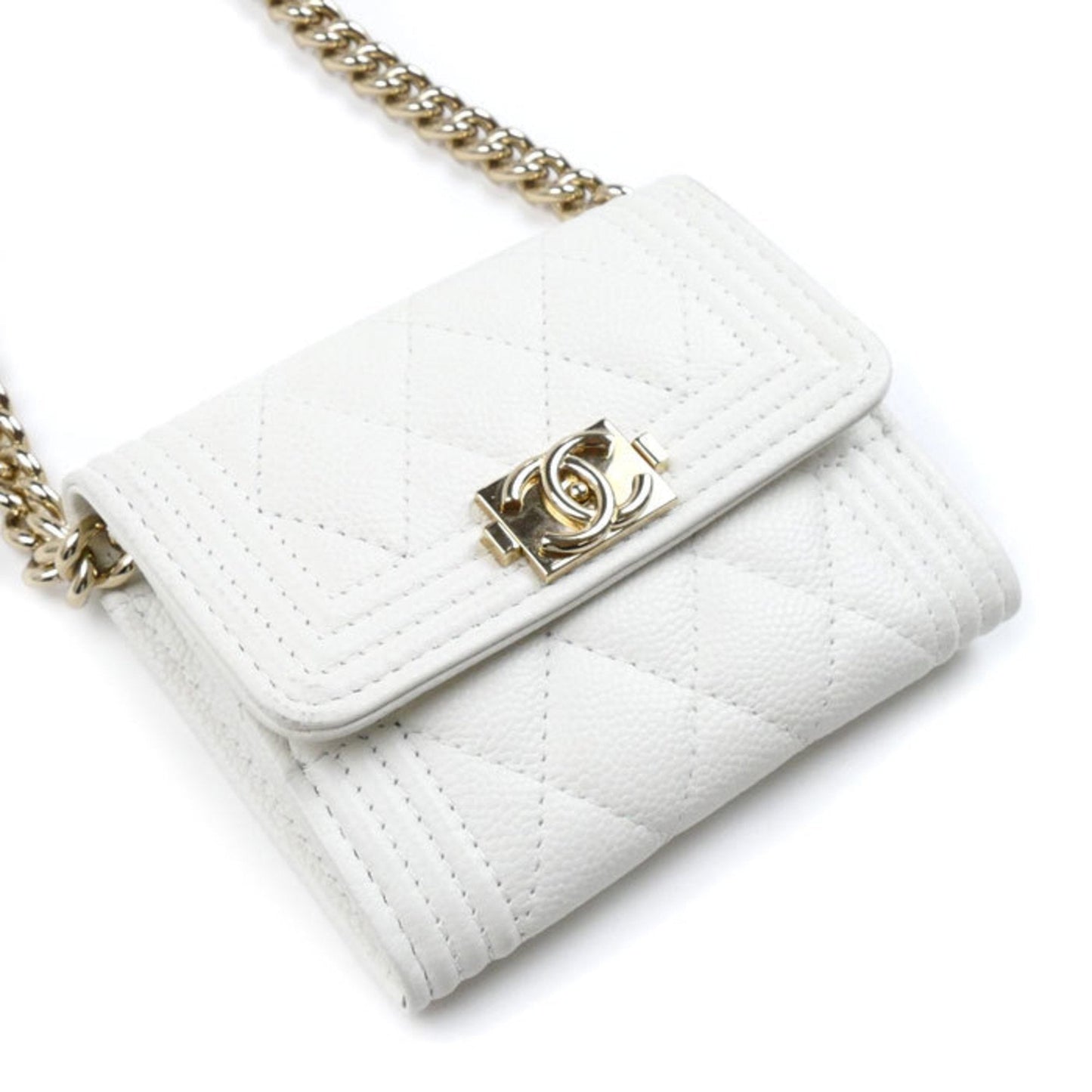 Chanel Sac Boy en cuir caviar blanc