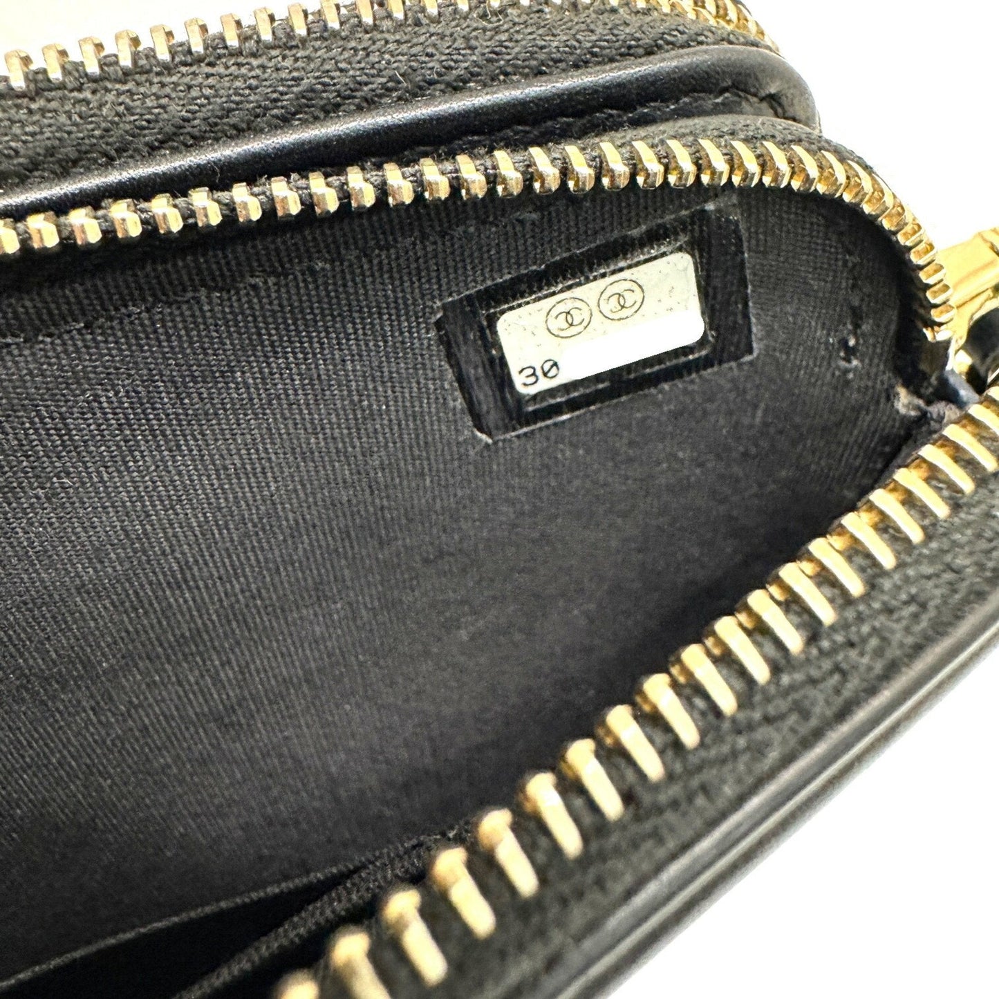 Chanel Sac Filigree en cuir caviar noir
