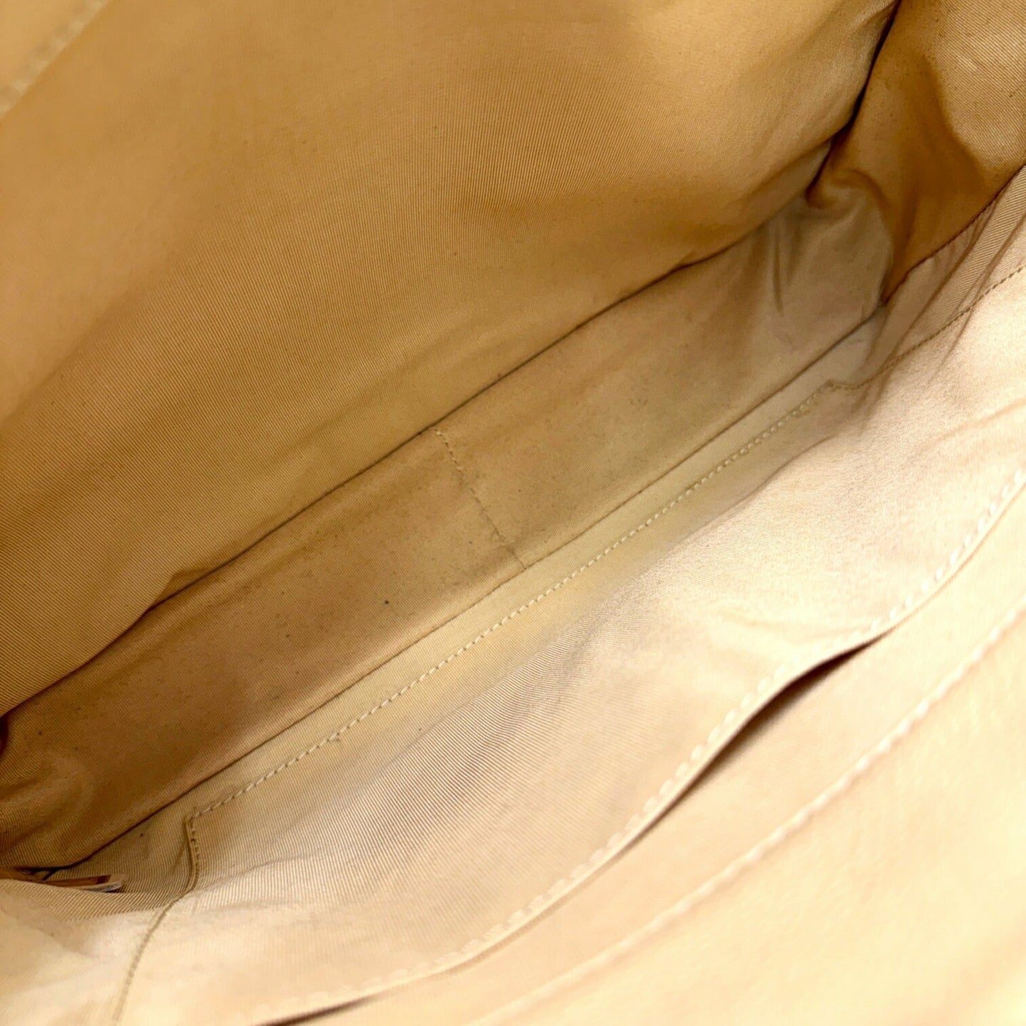 Chanel Sac GST en cuir caviar beige