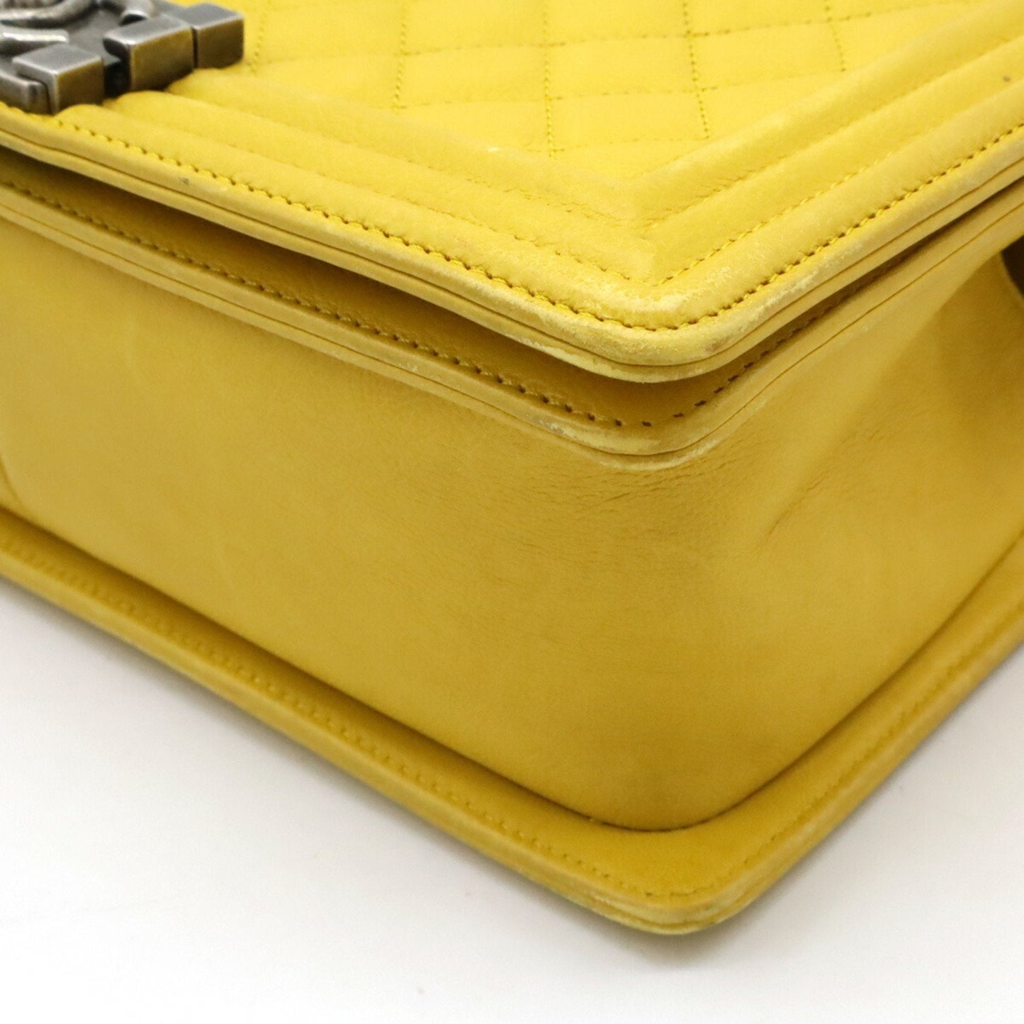 Chanel Sac Boy en cuir jaune