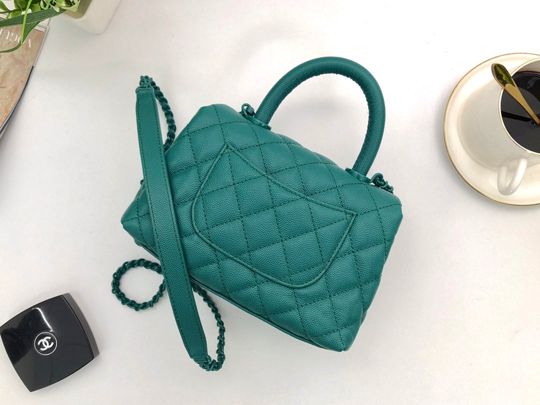CHANEL Coco Hanle Mini 19cm Emerald Green Grained Calfskin Gold Hardware