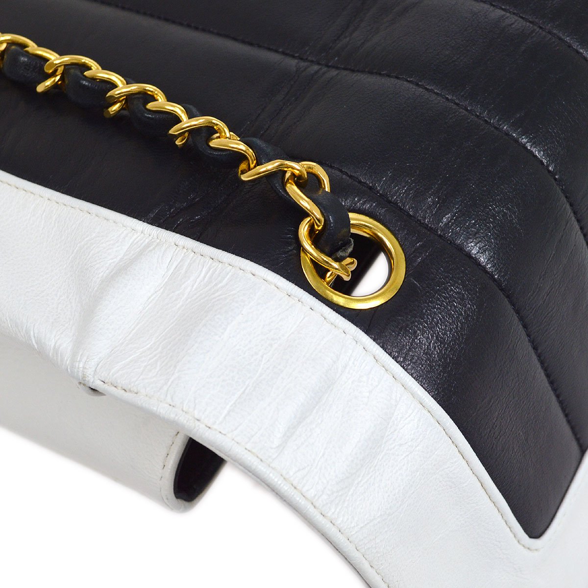 CHANEL 1991-1994 Vertical Border Flap Small Navy Lambskin