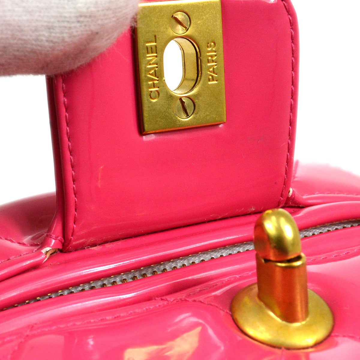 CHANEL 1995 Heart Mirror Vanity Handbag
