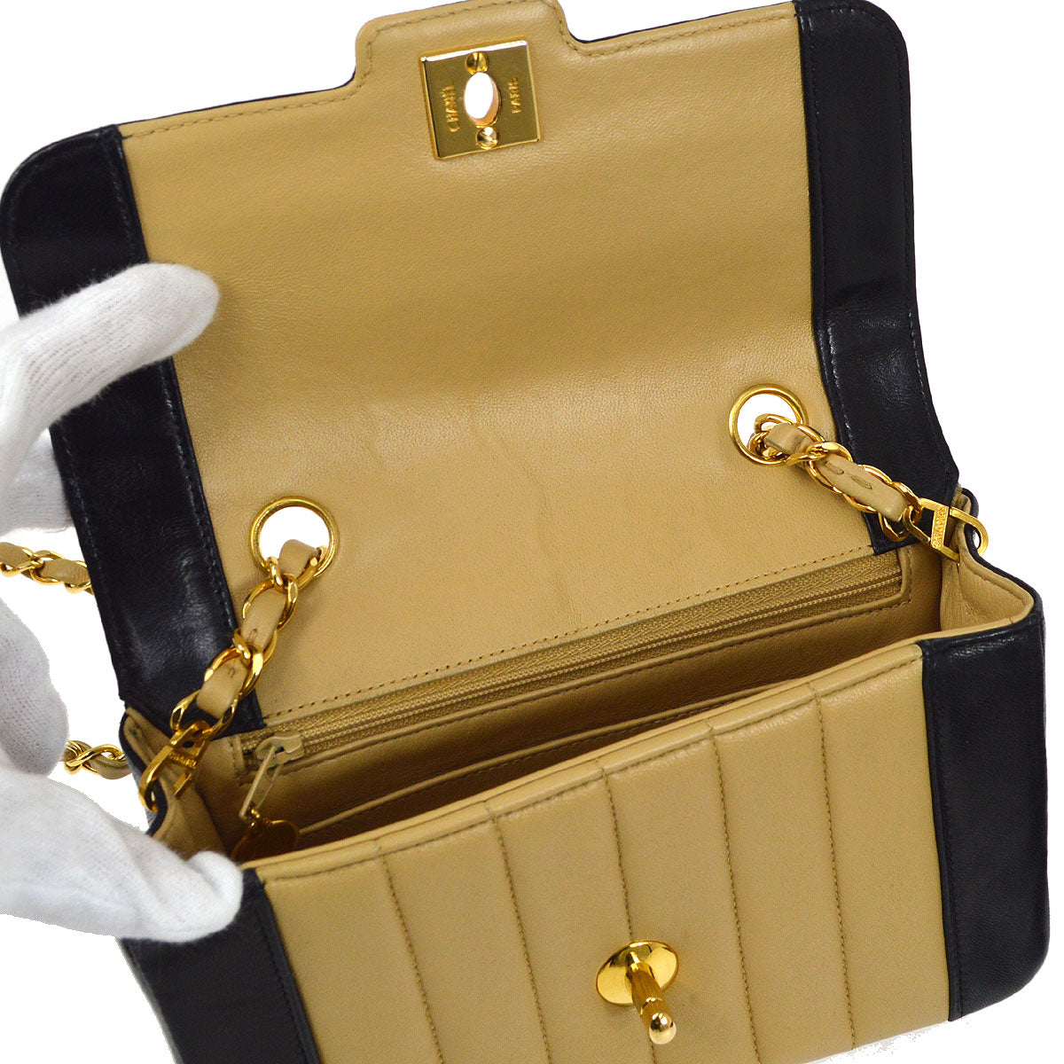 CHANEL 1991-1994 Vertical Border Flap Mini Beige Lambskin