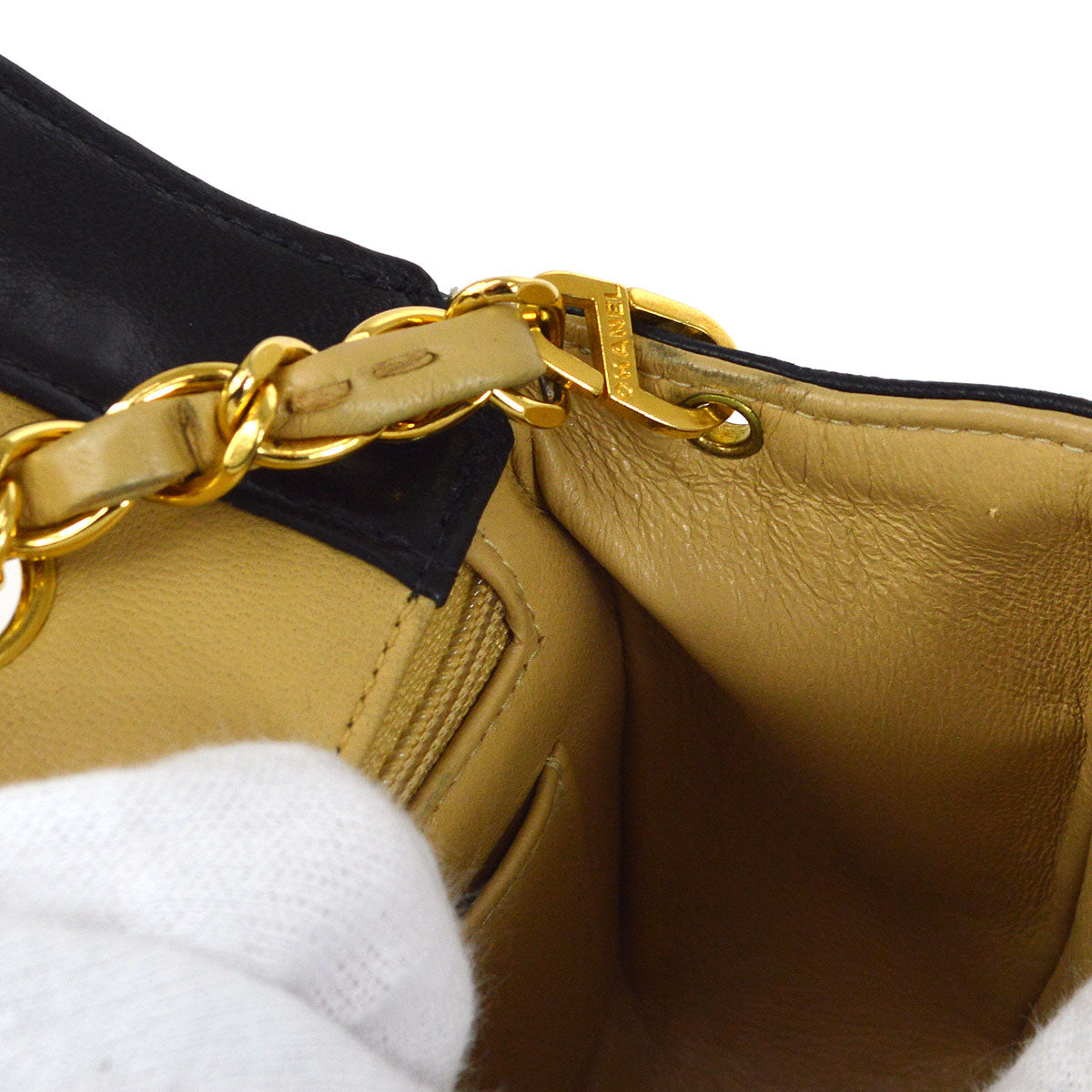 CHANEL 1991-1994 Vertical Border Flap Mini Beige Lambskin