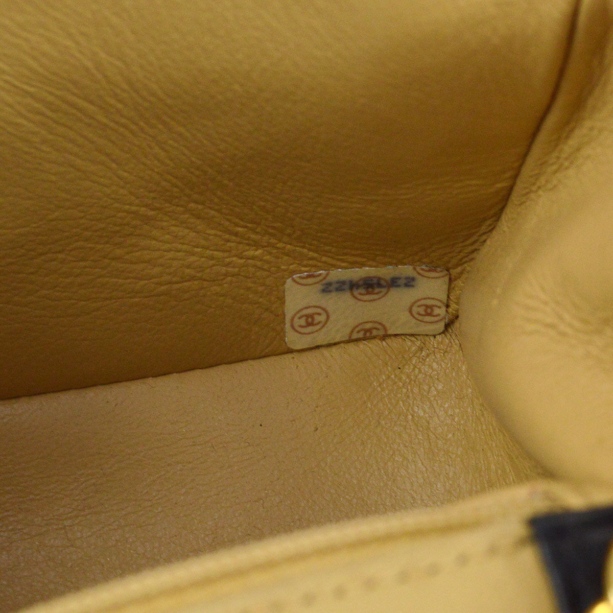 CHANEL 1991-1994 Vertical Border Flap Mini Beige Lambskin