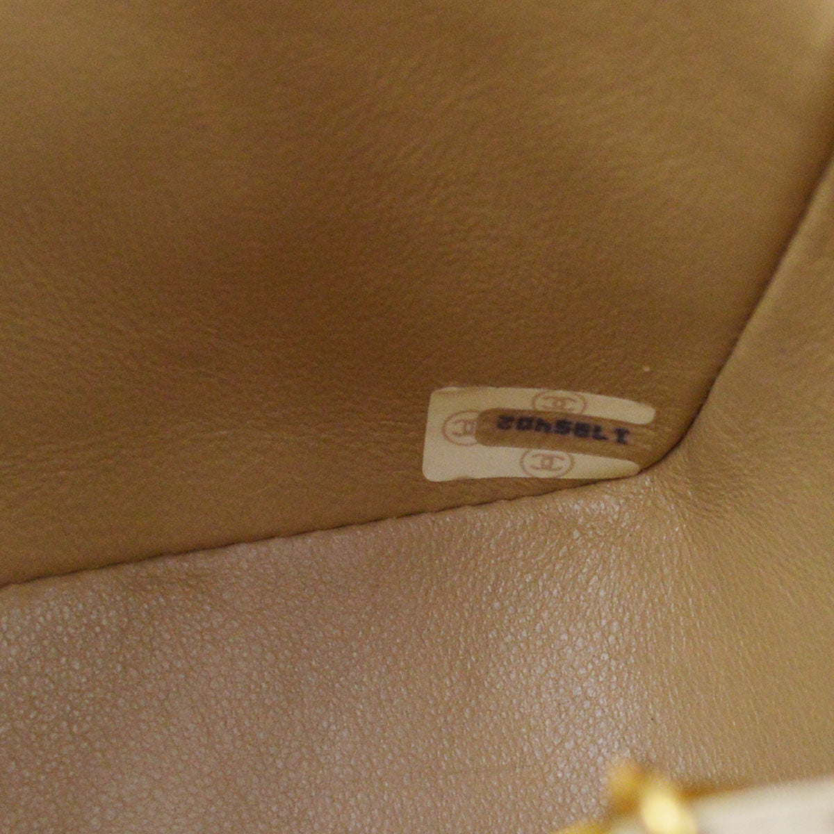 CHANEL 1986-1988 Beige Lambskin Border Flap Medium