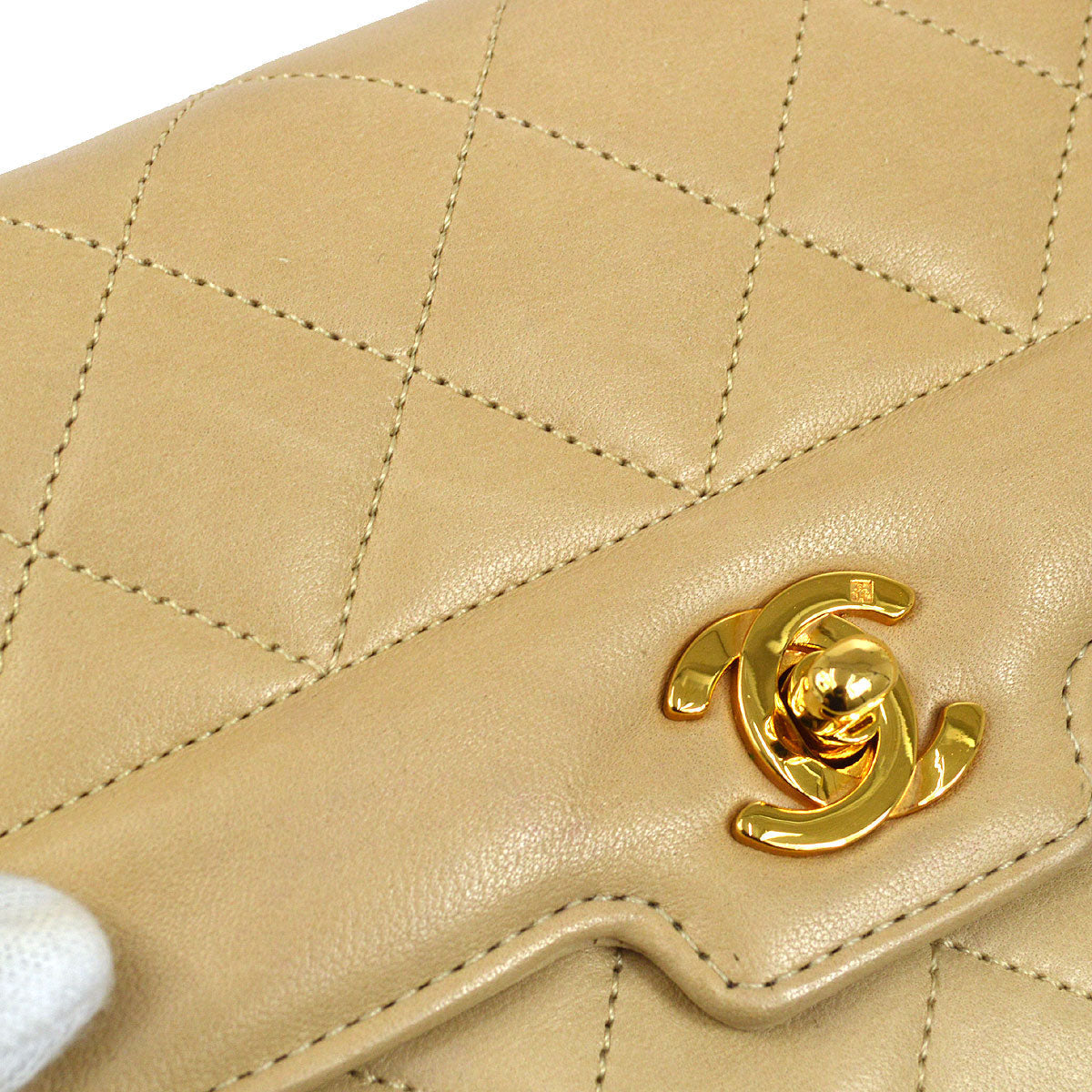 CHANEL 1991-1994 Beige Lambskin Border Flap Mini