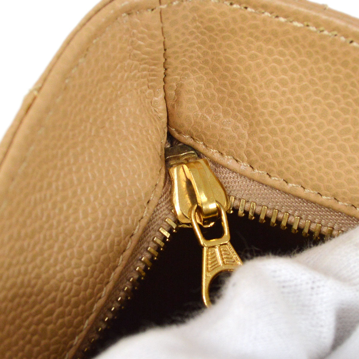 CHANEL 2003-2004 Beige Caviar Medallion Tote