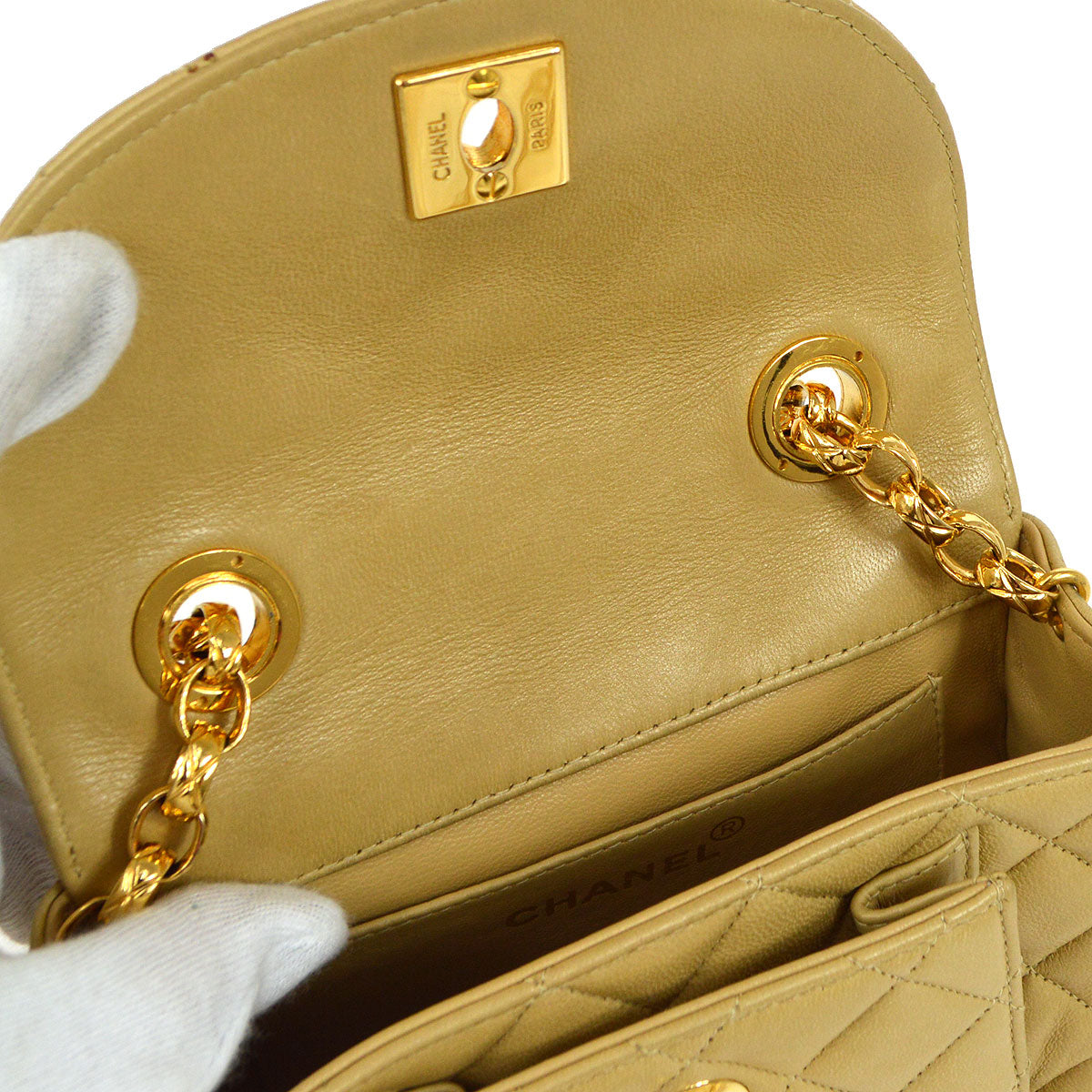 CHANEL 1997-1999 Round Flap Mini Beige Lambskin