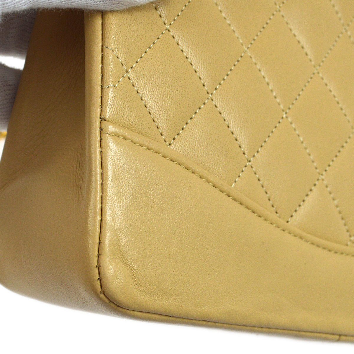 CHANEL 1989-1991 Beige Lambskin handbag mini