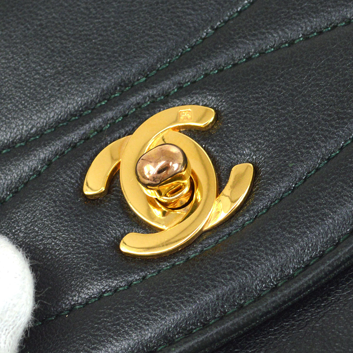 CHANEL 1989-1991 Green Lambskin Diagonal Round Flap Small