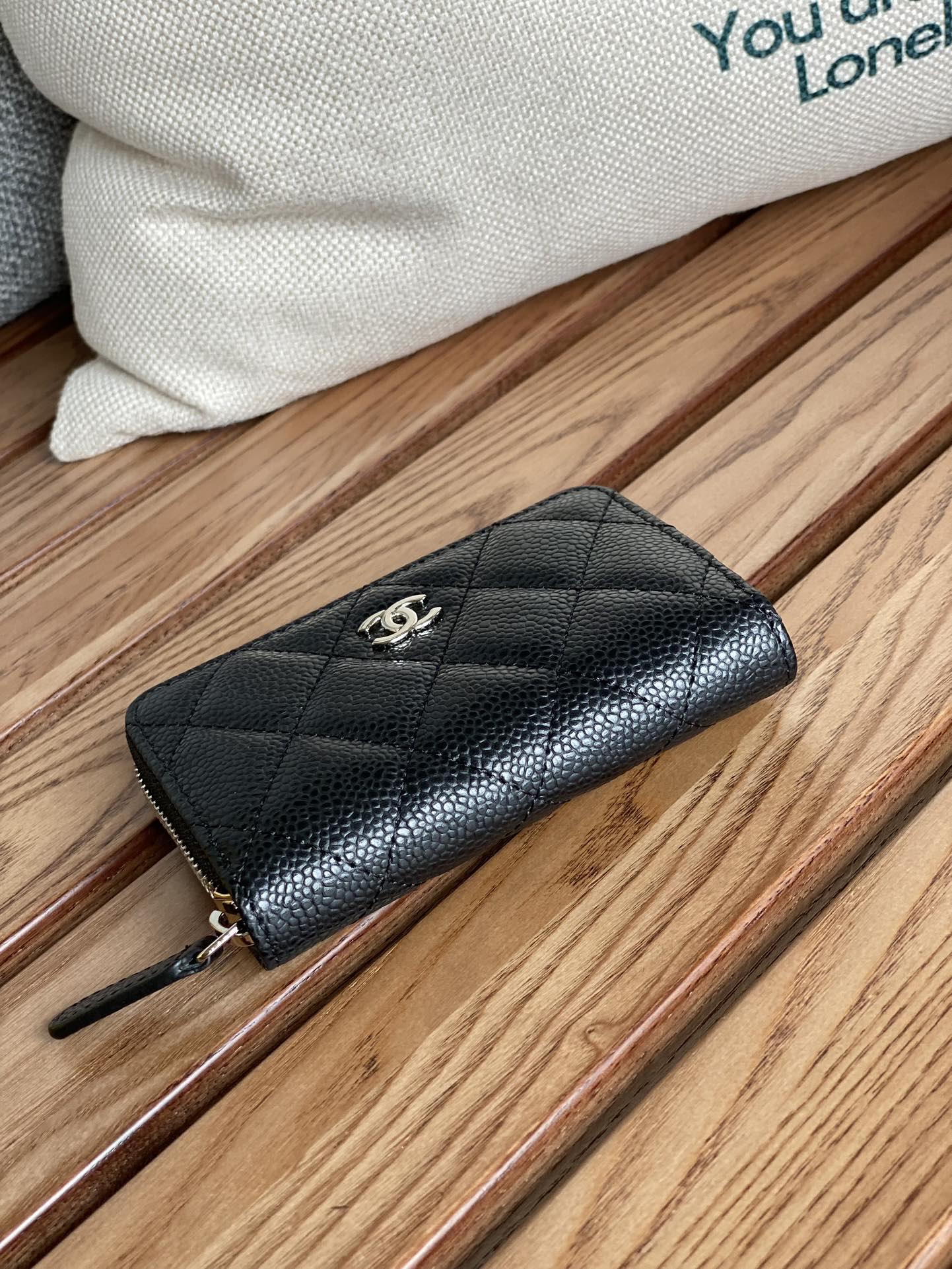 CHANEL zipped wallet 7.5cm black caviar silver hardware