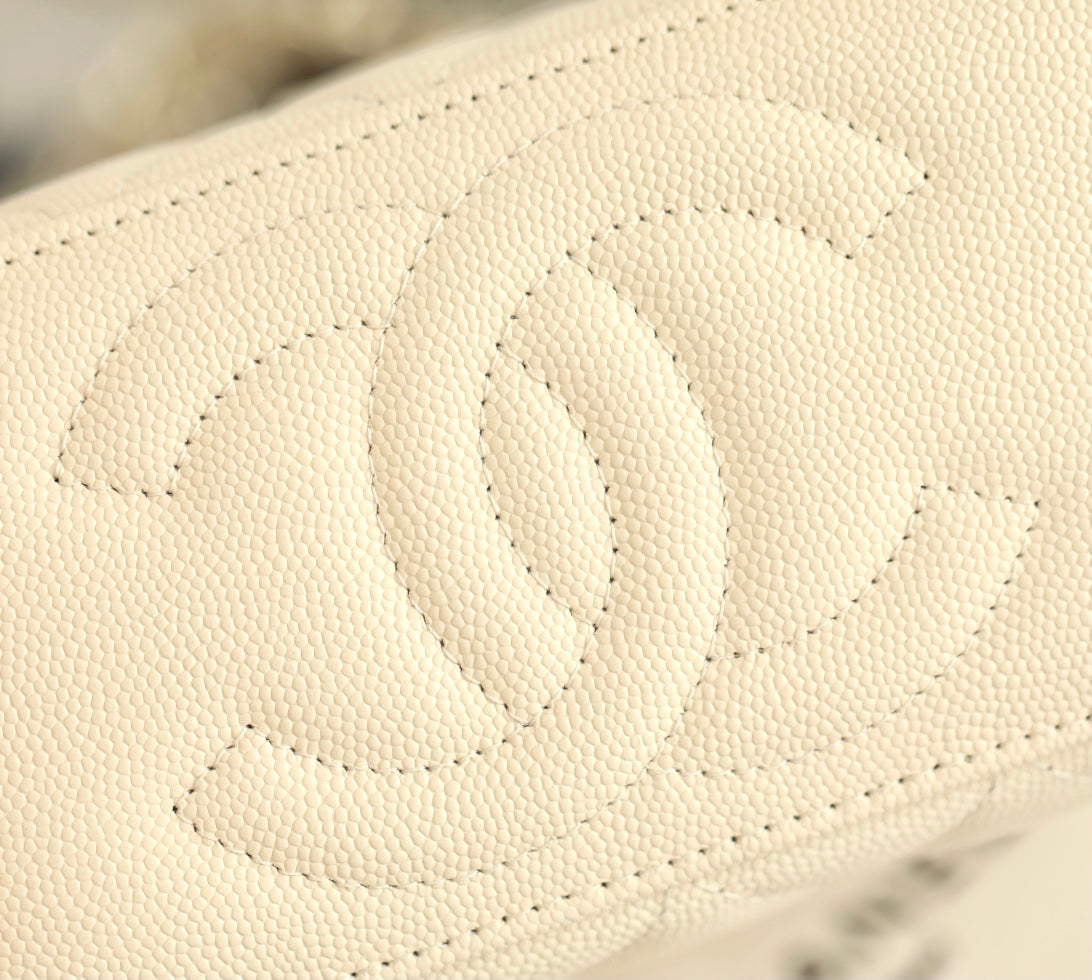 CHANEL 25C Vanity 17cm Cream Grained Calfskin