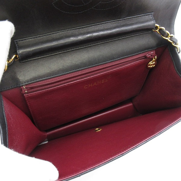 Chanel Quilted Leather Single Flap Bag Leather Crossbody Bag in New Condition